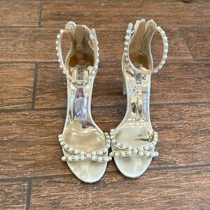 Badgley Mischka Ivory Heels with Pearl and Rhinestones size 10
